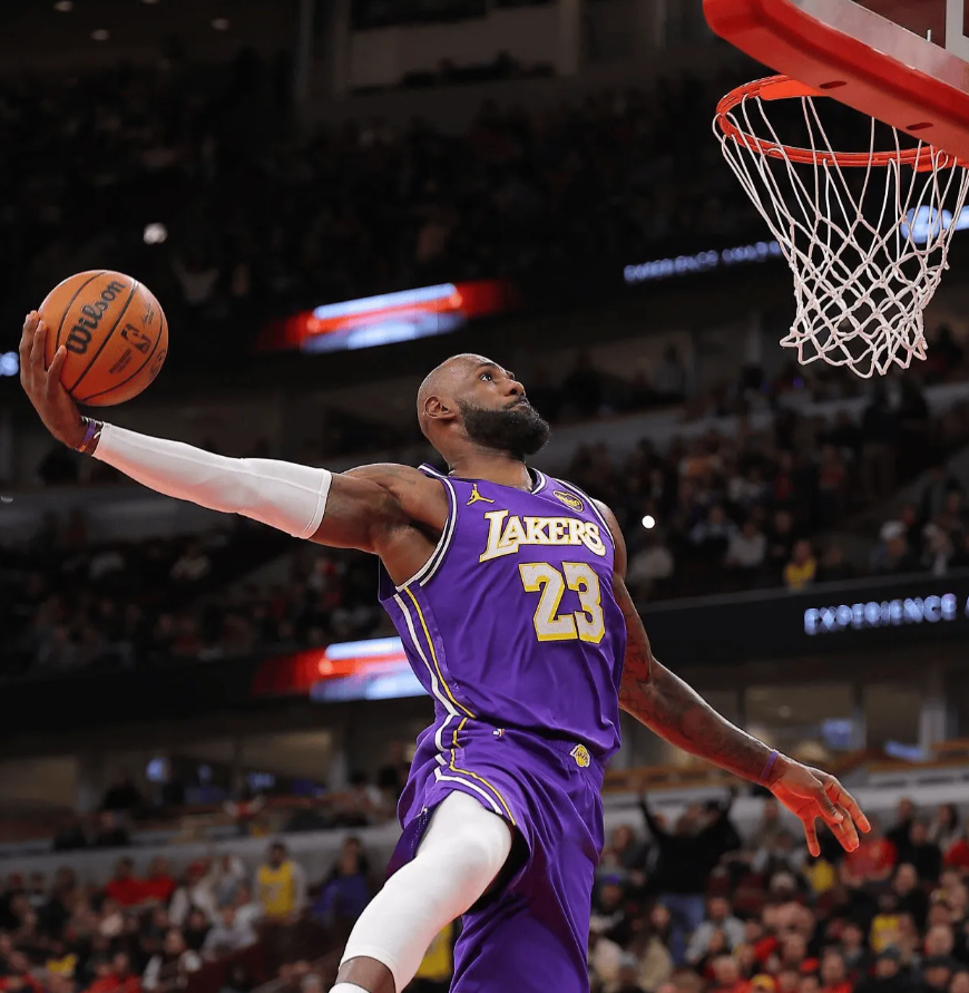 电竞投注官网首页-湖人复仇！詹姆斯连创5大NBA神迹，东契奇队史第一，八村塁轰23分